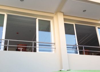 Hotel Across